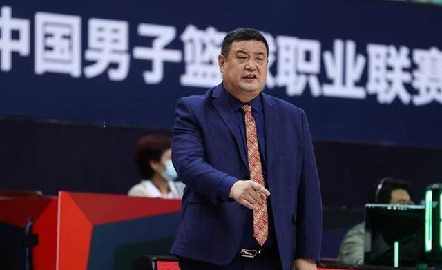 九游官网入口德甲清晨再迎强敌，山东男篮止住颓势，主帅态度：信心回归，更衣室氛围转暖的简单介绍