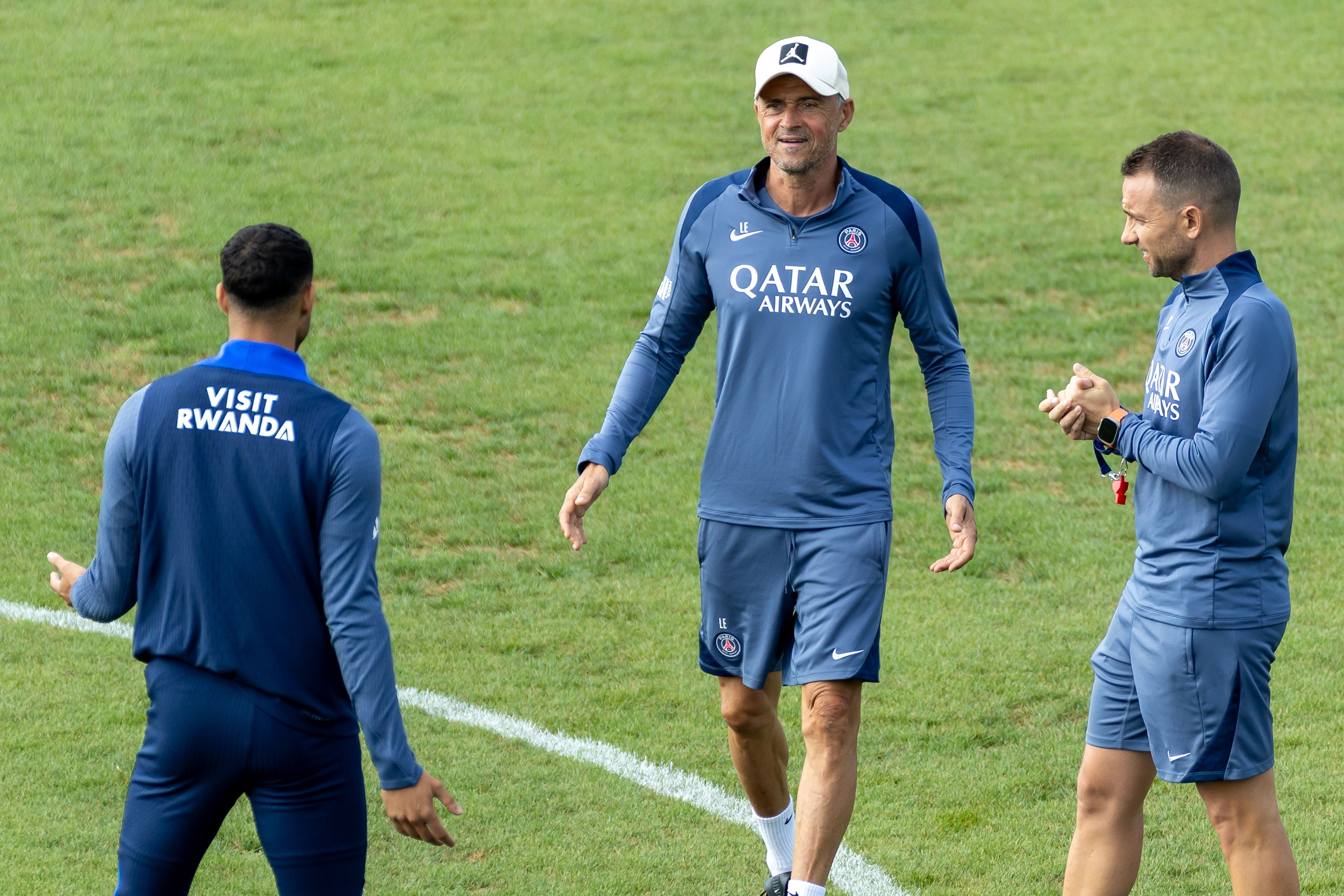 九游在线平台罗马发布备战花絮，今晨防线松动，法甲任务艰巨，身体对抗强度拉满的简单介绍