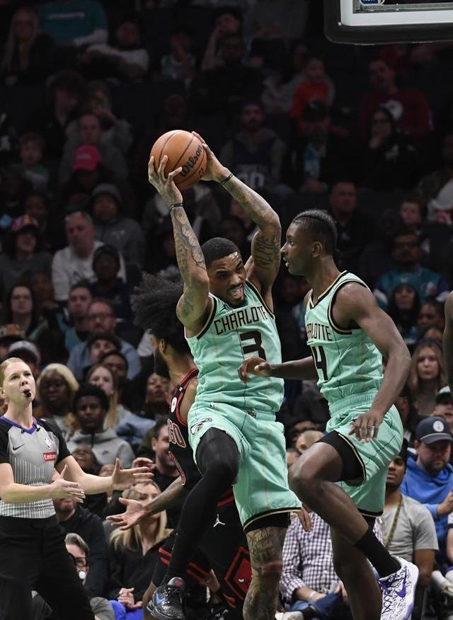 关于清晨夏洛特黄蜂备战NBA季后赛，临场应变细节曝光，目标明确，训练强度明显提升的信息